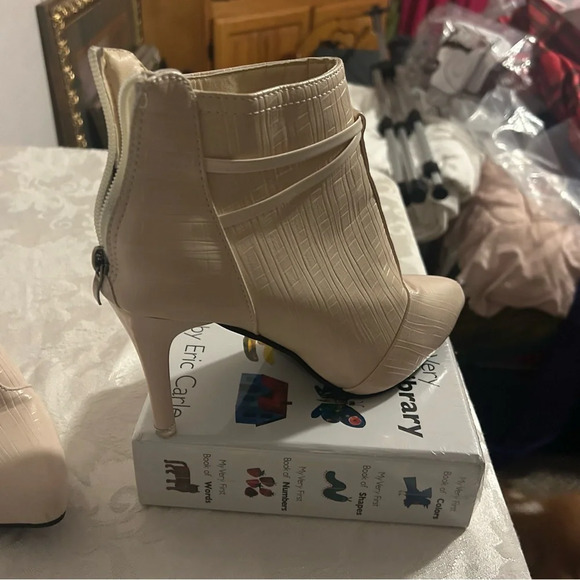 Women's Sexy Pointed Toe Stiletto Heels Ankle Boots Size 8/40 - Picture 6 of 9